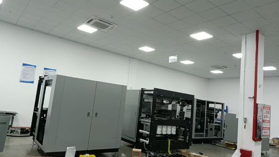 آلة طباعة رقمية بحبر صبغي مائي مع سرعة طباعة قصوى تبلغ 600-1200 نقطة في البوصة، 100 متر/دقيقة، طباعة تراكب بأربعة ألوان، إيجابي أو سلبي، 0.08 مم