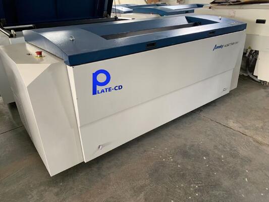 آلة طباعة لوحات CTCP قابلة للتخصيص آلة أشعة فوق البنفسجية شبه أوتوماتيكية تتميز بتصميم عملية سهلة الاستخدام