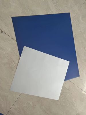 لوحات الطباعة من الألومنيوم CTCP مع طبقة واحدة وكفاءة طاقة الليزر 100-140 Mj / cm2 في عبوات صالحة للبحر