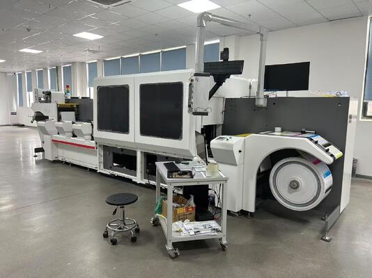 طابعة أحادية اللون ذات الجانبين الطباعة الطباعة الرقمية مع تكنولوجيا الحبر الصبغي على أساس الماء مصممة للحلول الطباعة